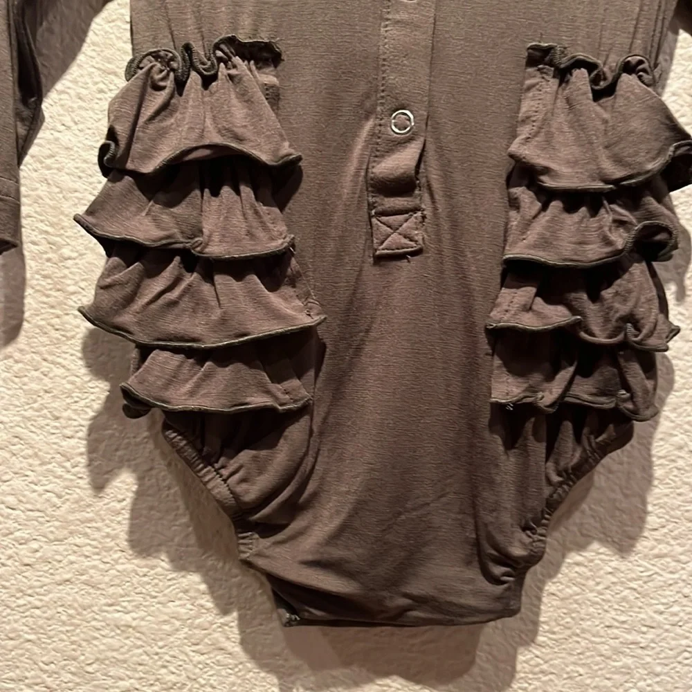 New Kate Quinn Girls Long Sleeve Ruffle Rompers - Set of Two 3-6 Months NWOT
